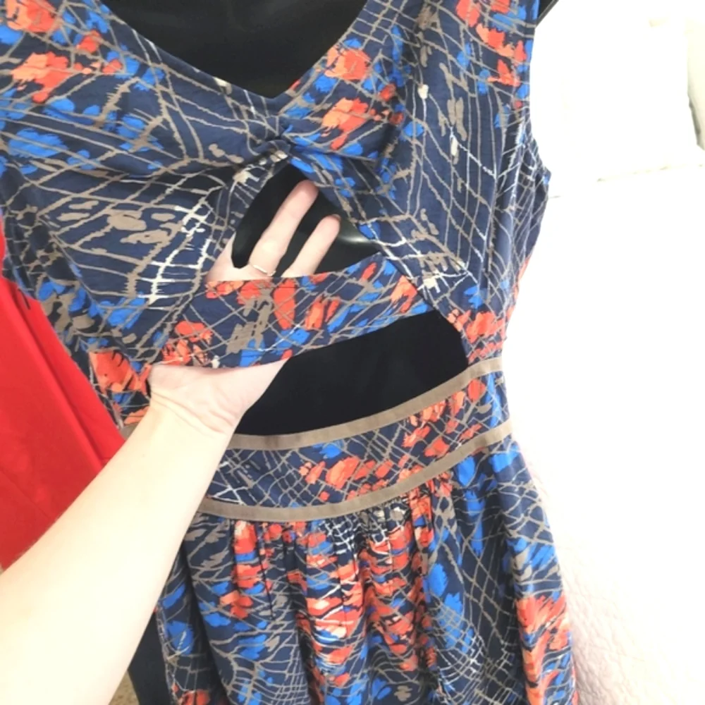 Tahari paint splatter cutout Fit-n-flare dress Size 6
